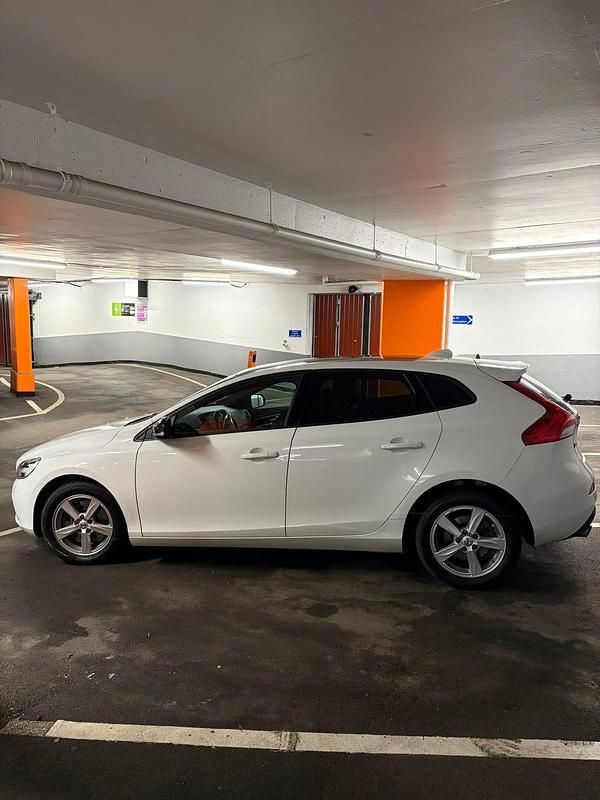 Begagnad Volvo V40 152 HK (111 kW) 2018