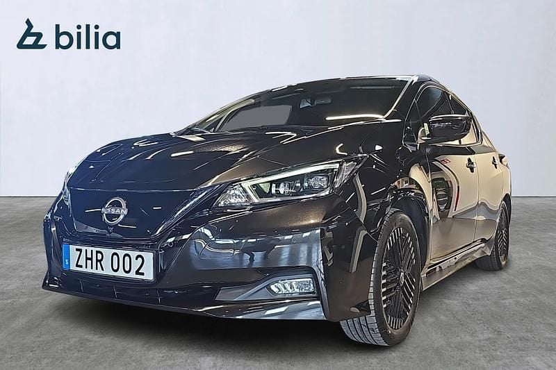 Svart Begagnad 2022 Nissan Leaf N-Connecta Halvkombi | 179 900 kr (Marknadspris) - Bild 1/4