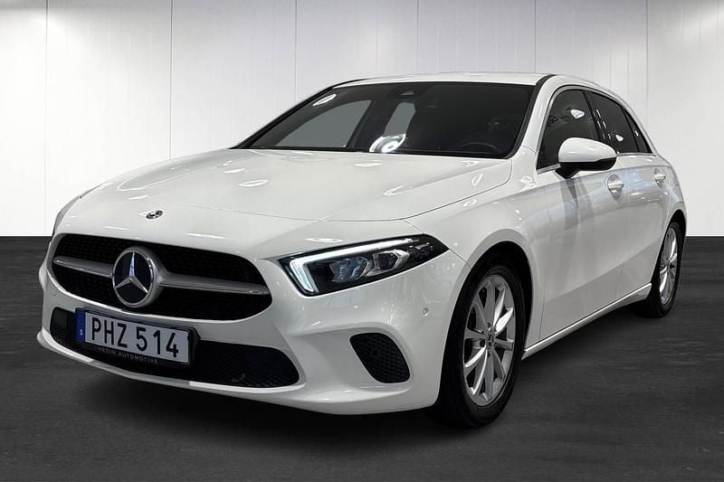 Vit Begagnad 2018 Mercedes A180 Advanced Halvkombi | 199 900 kr (Bra pris) - Bild 1/4