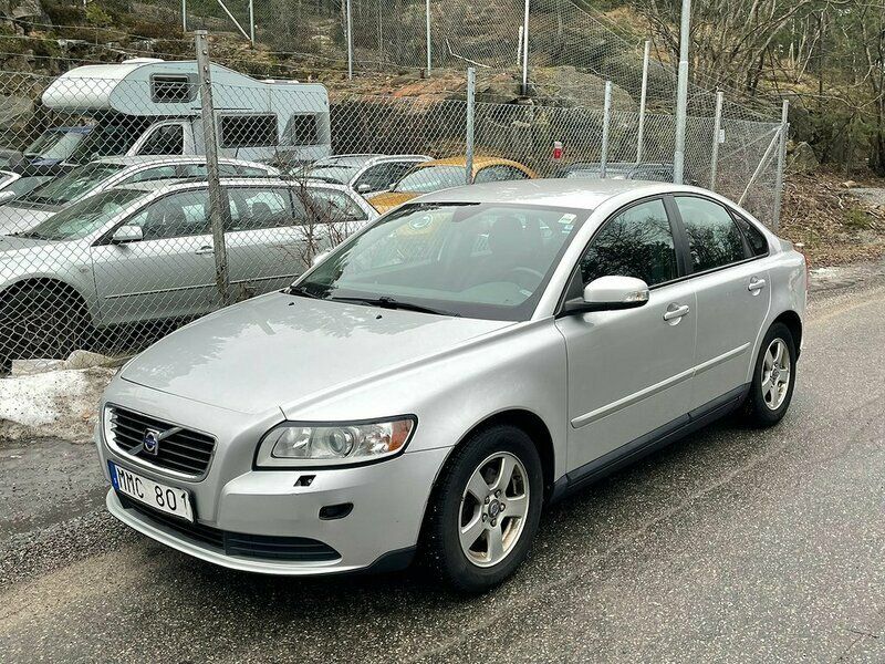 Begagnad Volvo S40 Kinetic 126 HK (92 kW) 2007 Ljusgrå Sedan