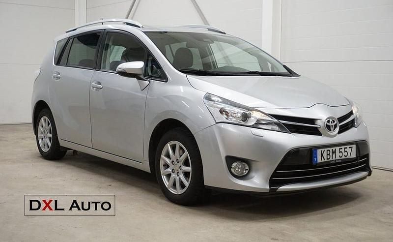 Silver Begagnad 2016 Toyota Verso Minibuss | 98 900 kr (Bra pris) - Bild 1/4