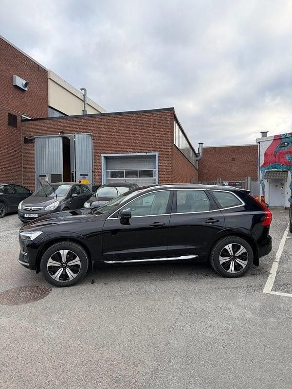 Begagnad Volvo XC60 Inscription 249 HK (183 kW) 2022 Svart SUV