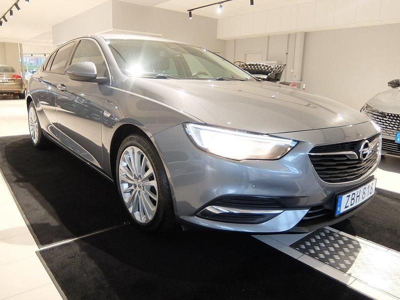 Grå Begagnad 2017 Opel Insignia Enjoy Halvkombi | 119 000 kr (Bra pris) - Bild 1/4