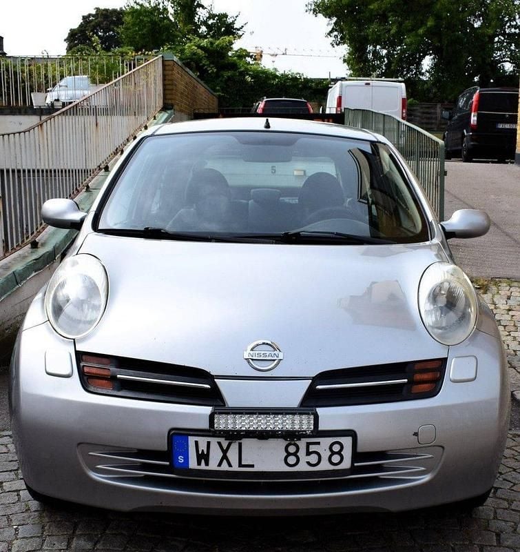 Silver Begagnad 2006 Nissan Micra Halvkombi | 22 800 kr (Marknadspris) - Bild 1/4