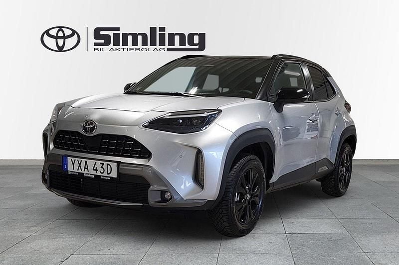 Silver Ny 2024 Toyota Yaris Cross SUV | 394 900 kr (Lite dyr) - Bild 1/4