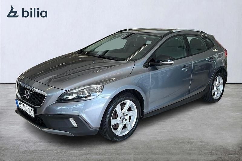 Grå Begagnad 2016 Volvo V40 CC Momentum Kombi | 124 900 kr (Marknadspris) - Bild 1/4