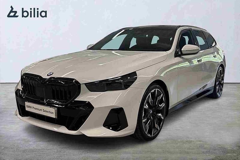 Vit Begagnad 2026 BMW 520 Kombi | 669 900 kr - Bild 1/1