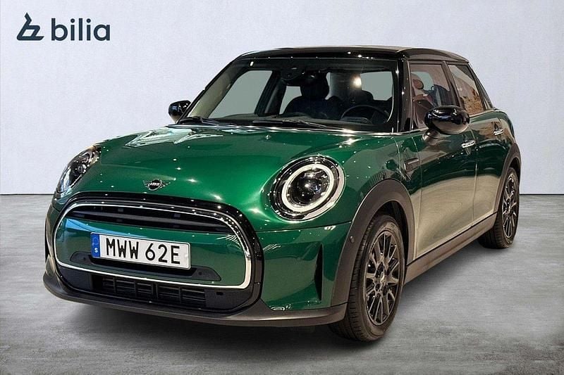 Grön Begagnad 2022 Mini Cooper Classic Halvkombi | 239 900 kr (Lite dyr) - Bild 1/4