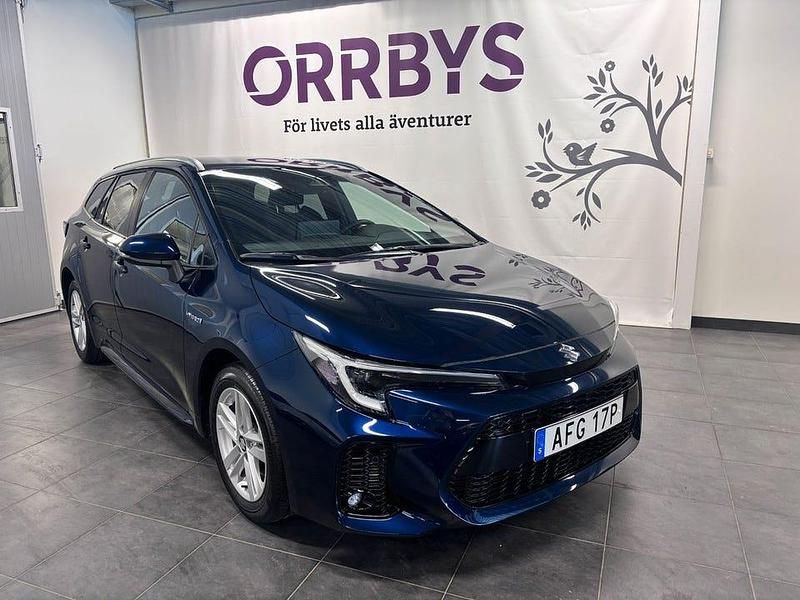 Blå Begagnad 2024 Suzuki Swace Kombi | 319 500 kr (Lite dyr) - Bild 1/4