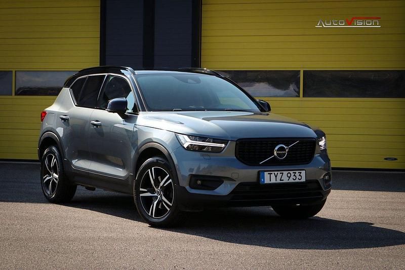 Grå Begagnad 2018 Volvo XC40 R-Design SUV | 339 900 kr (Lite dyr) - Bild 1/4