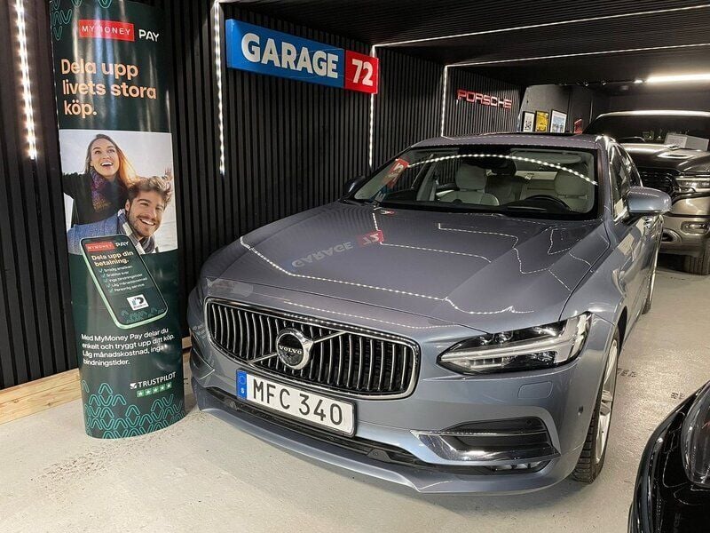 Ljusblå Begagnad 2016 Volvo S90 Inscription Sedan | 259 900 kr (Marknadspris) - Bild 1/4