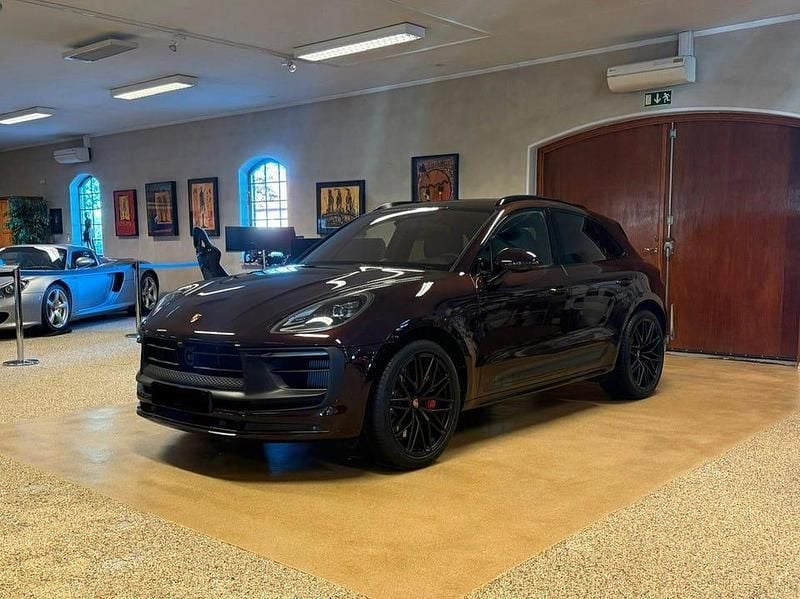 Begagnad Porsche Macan GTS 441 HK (324 kW) 2023 Mörkröd SUV