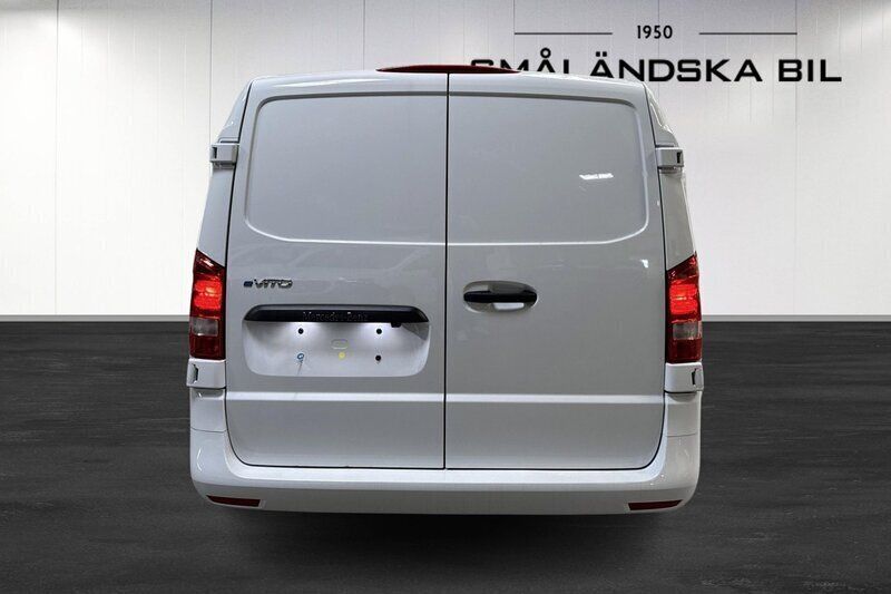 Begagnad Mercedes e-Vito 150 kW (204 HK) 2023 Vit Minibuss