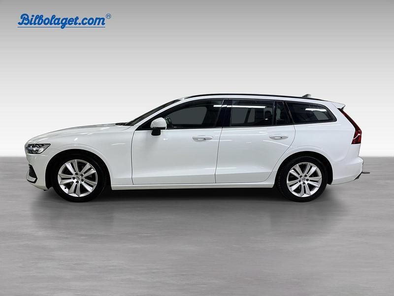 Begagnad Volvo V60 Momentum 151 HK (111 kW) 2020 Vit Kombi