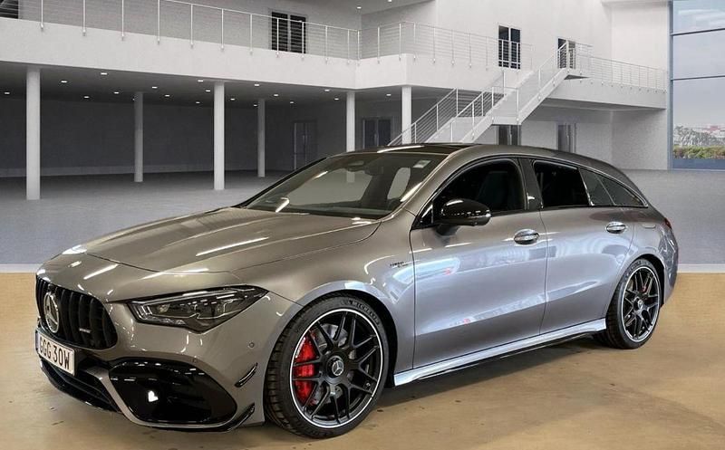 Mörkgrå Ny 2025 Mercedes CLA45 AMG AMG Kombi | 679 000 kr (Lite dyr) - Bild 1/1