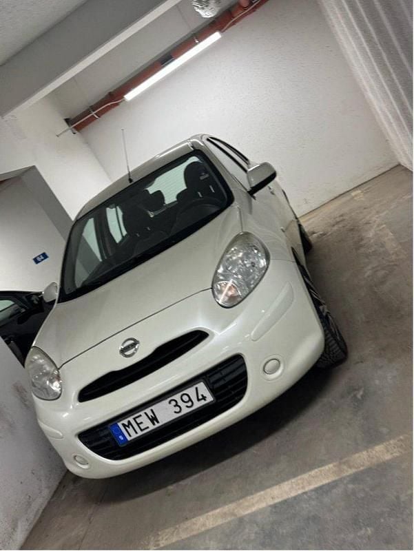 Vit Begagnad 2013 Nissan Micra Halvkombi | 49 000 kr (Marknadspris) - Bild 1/1