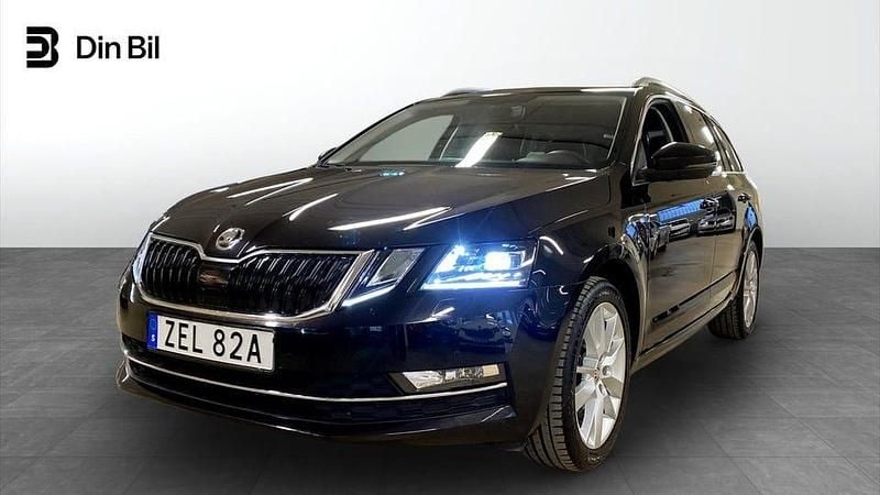 Svart Begagnad 2019 Skoda Octavia Style Kombi | 179 900 kr (Marknadspris) - Bild 1/4