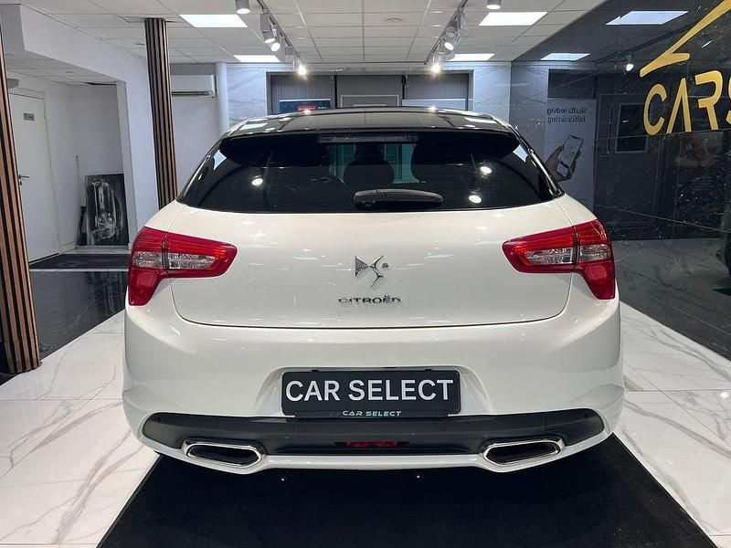 Begagnad Citroën DS5 166 HK (122 kW) 2012 Vit Halvkombi
