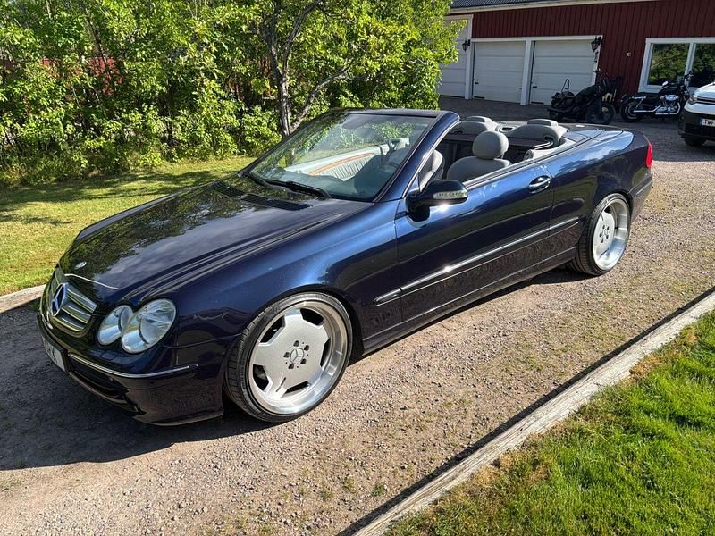 Mörkblå Begagnad 2004 Mercedes CLK200 Elegance Cab | 89 700 kr (Lite dyr) - Bild 1/4
