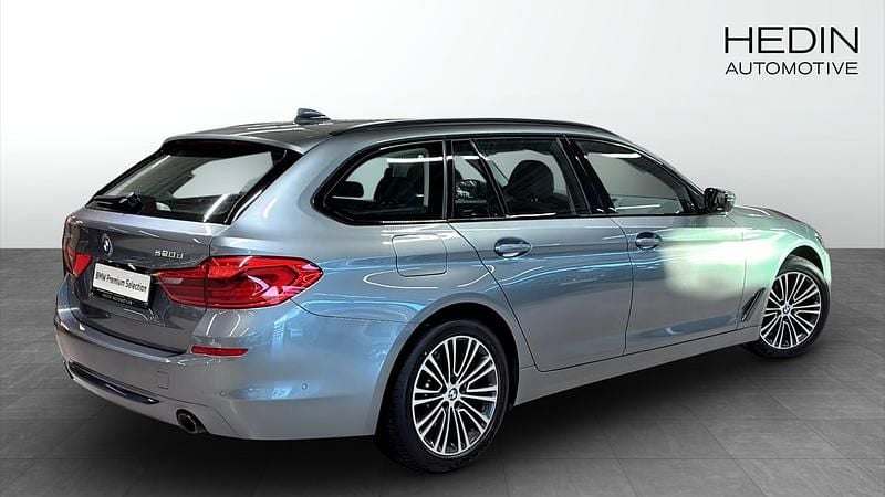 Begagnad BMW 520 Shadowline 190 HK (139 kW) 2020 Blå Kombi