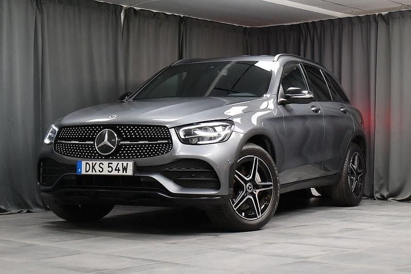 Grå Begagnad 2022 Mercedes GLC220 AMG SUV | 459 000 kr (Dyr) - Bild 1/4