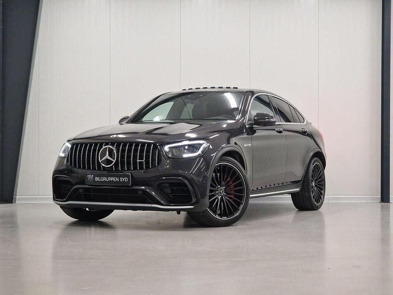 Grå Begagnad 2023 Mercedes GLC63 AMG AMG Sportkupé | 849 900 kr (Lite dyr) - Bild 1/4