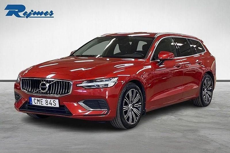 Röd Begagnad 2021 Volvo V60 Inscription Kombi | 305 800 kr (Superpris) - Bild 1/4