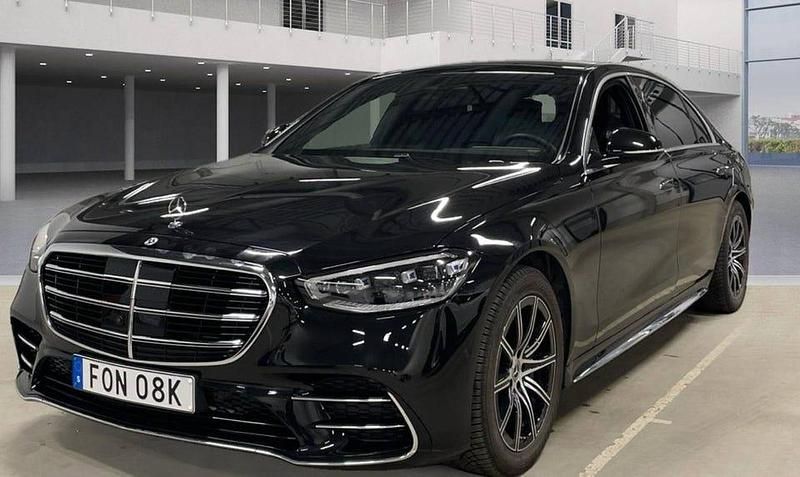 Obsidiansvart metallic Begagnad 2024 Mercedes S580 AMG Line Premium Plus Sedan | 1 295 000 kr - Bild 1/4