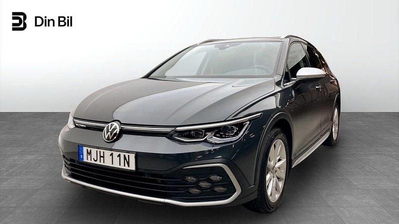 Grå Begagnad 2022 VW Golf Alltrack Kombi | 339 900 kr (Marknadspris) - Bild 1/4