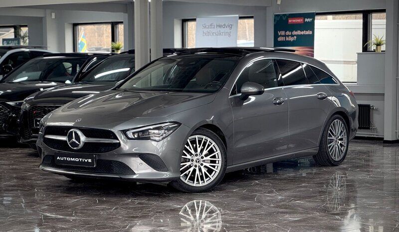 Mörkgrå (grå) Begagnad 2020 Mercedes CLA220 Shooting Brake Kombi | 299 900 kr (Lite dyr) - Bild 1/4