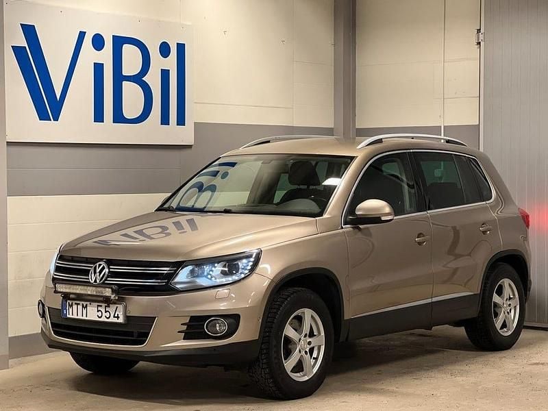 Ljusgrå Begagnad 2012 VW Tiguan Sport SUV | 99 900 kr (Bra pris) - Bild 1/4