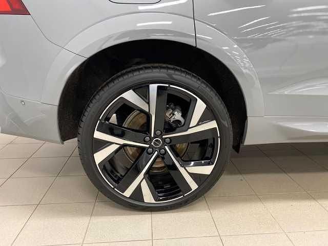 Begagnad Volvo XC60 349 HK (256 kW) 2026 Grå SUV