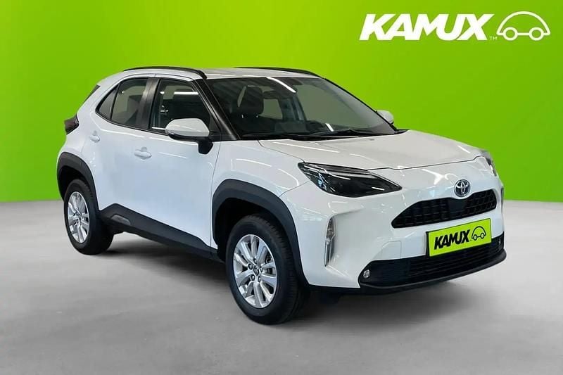 Vit Begagnad 2024 Toyota Yaris Hybrid Active SUV | 242 900 kr (Lite dyr) - Bild 1/4