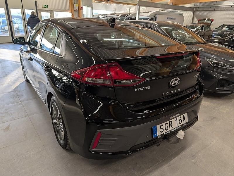 Begagnad Hyundai Ioniq Trend 105 HK (77 kW) 2019 Svart Halvkombi