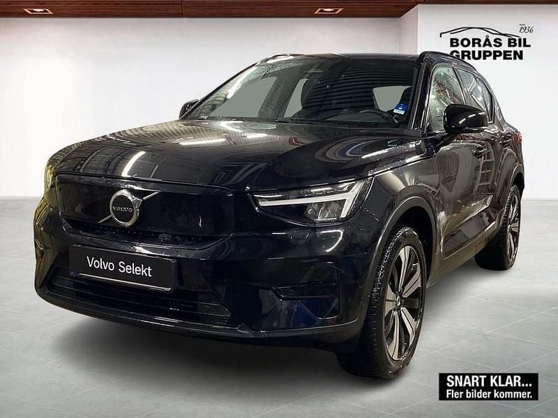 Svart Begagnad 2023 Volvo XC40 Core SUV | 319 000 kr - Bild 1/3
