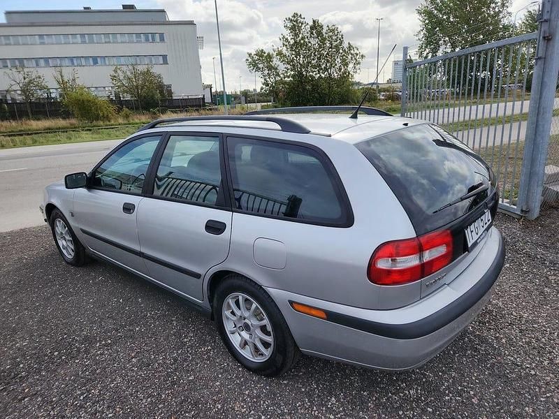 Begagnad Volvo V40 136 HK (100 kW) 2002 Grå Kombi