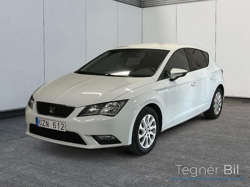 Vit Begagnad 2013 Seat Leon Style Halvkombi | 69 800 kr (Bra pris) - Bild 1/4