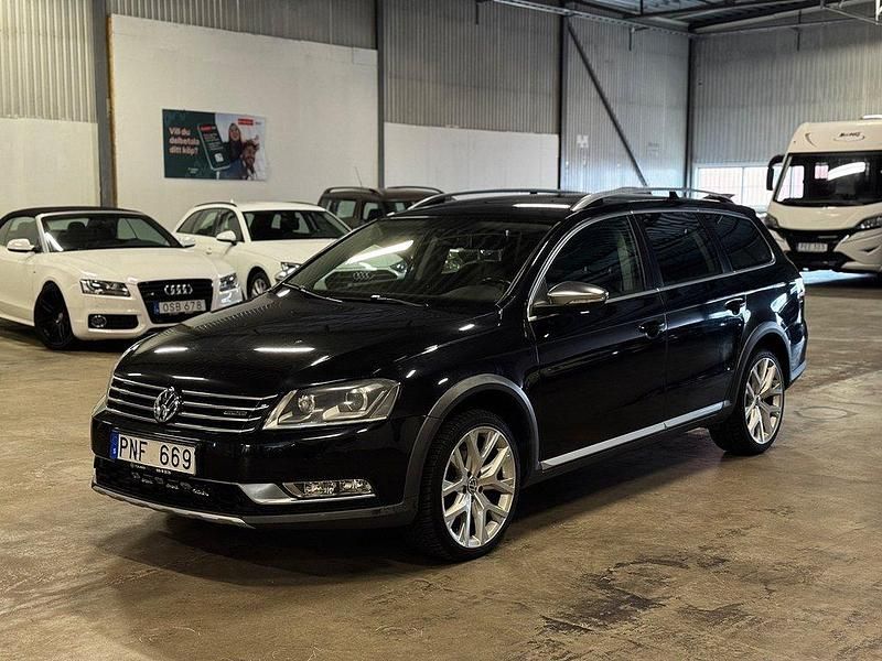 Svart Begagnad 2013 VW Passat Alltrack Kombi | 109 900 kr (Marknadspris) - Bild 1/4