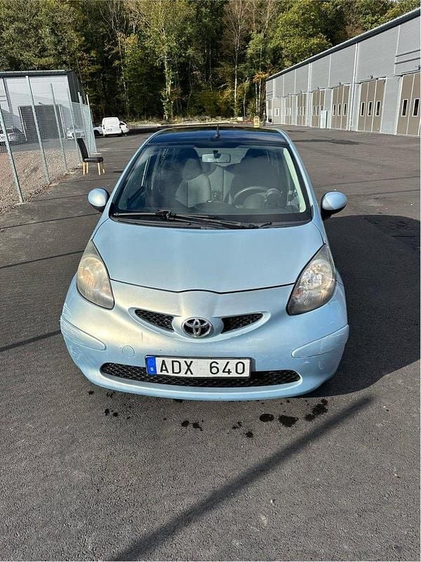 Blå Begagnad 2007 Toyota Aygo Halvkombi | 37 000 kr (Marknadspris) - Bild 1/4