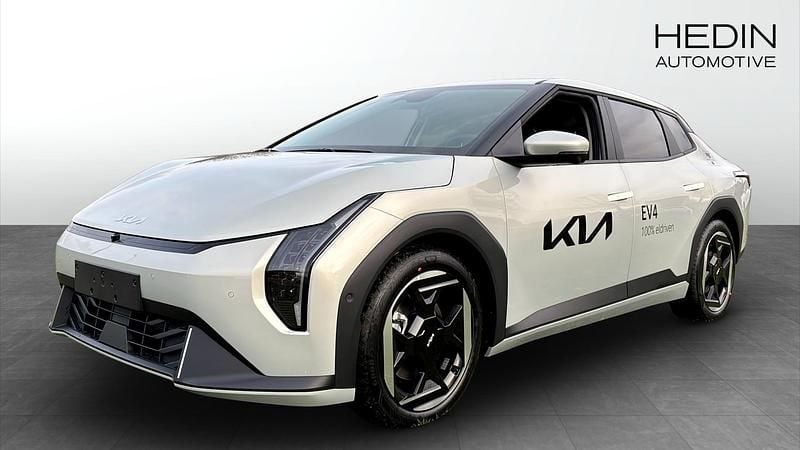 Begagnad Kia EV4 Plus 150 kW (204 HK) 2025 Grå Halvkombi