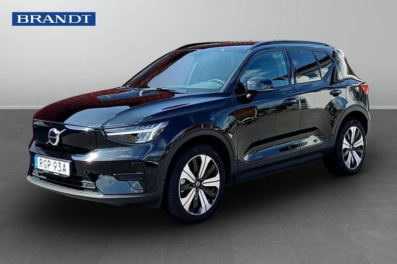 Svart Begagnad 2023 Volvo XC40 Core SUV | 369 900 kr - Bild 1/4