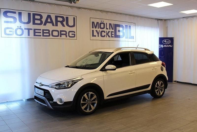 Vit Begagnad 2016 Hyundai i20 Active Kombi | 114 900 kr (Dyr) - Bild 1/4