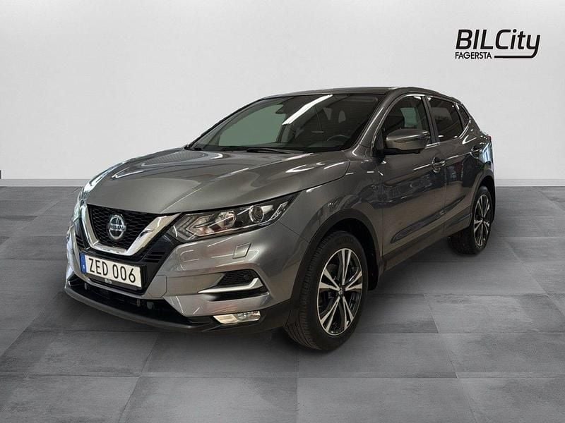 Grå Begagnad 2018 Nissan Qashqai N-Connecta SUV | 154 900 kr (Marknadspris) - Bild 1/4