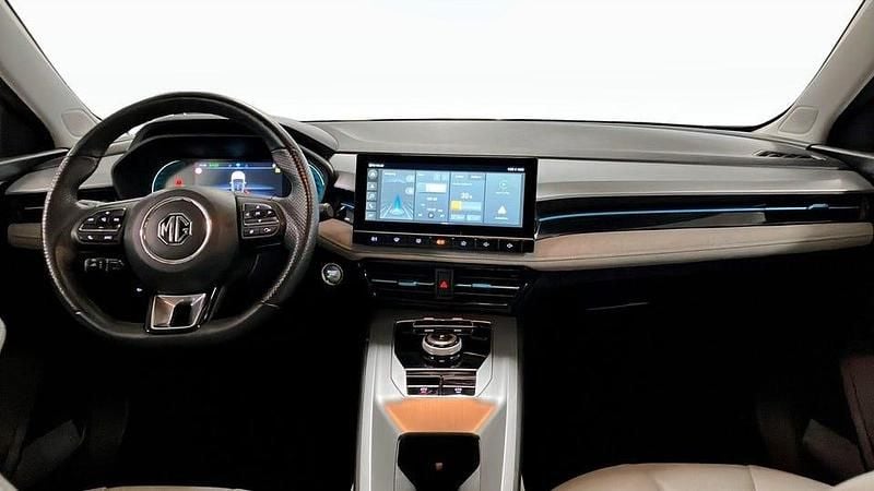 Begagnad MG MG5 EV Luxury 114 kW (156 HK) 2022 Svart (black) Kombi