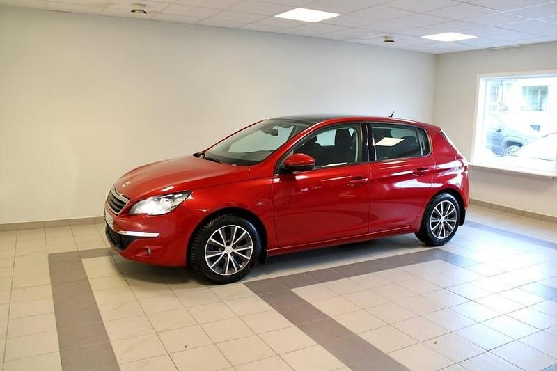 Mörkröd (röd) Begagnad 2013 Peugeot 308 Active Halvkombi | 69 900 kr (Marknadspris) - Bild 1/4