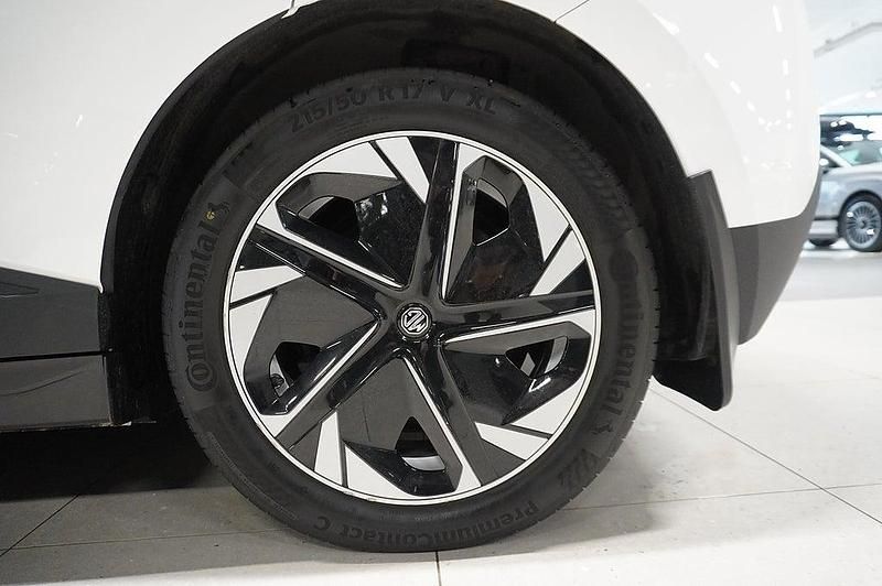Begagnad MG MG4 EV 150 kW (204 HK) 2022 Dover white Halvkombi
