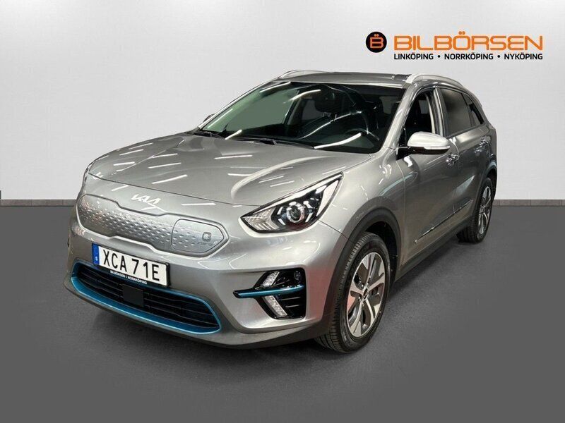 Grå Begagnad 2021 Kia e-Niro Advance SUV | 279 900 kr (Marknadspris) - Bild 1/4