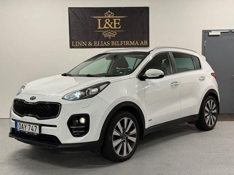 Vit Begagnad 2016 Kia Sportage Advance SUV | 149 900 kr (Lite dyr) - Bild 1/4