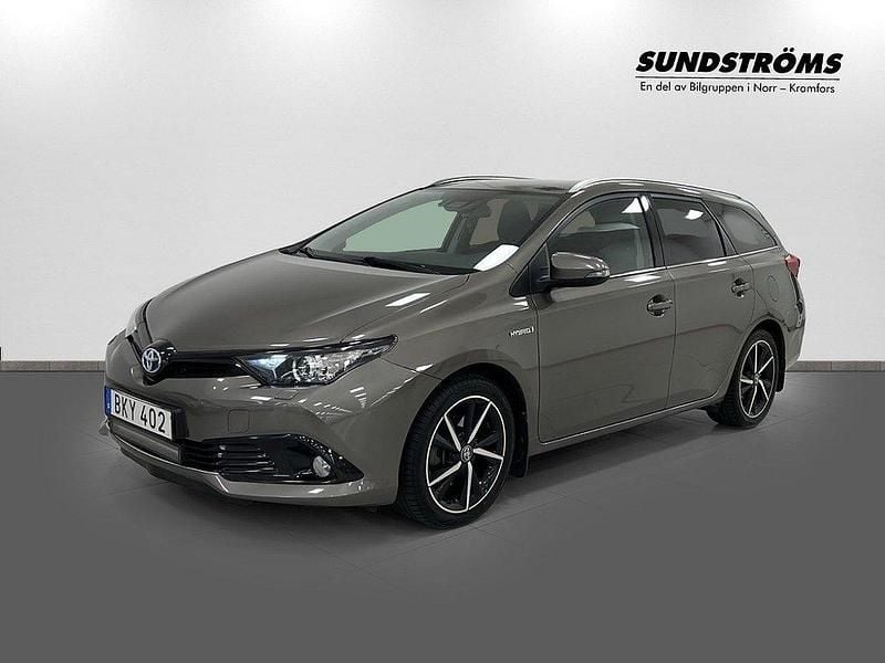 Mörkgrå Begagnad 2018 Toyota Auris Touring Sports Comfort Kombi | 179 900 kr (Marknadspris) - Bild 1/4