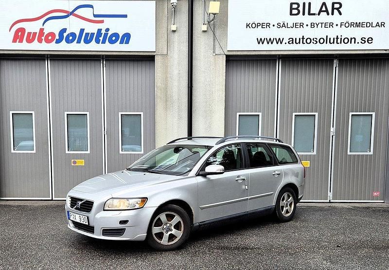 Ljusgrå Begagnad 2008 Volvo V50 Kinetic Kombi | 17 500 kr (Superpris) - Bild 1/4